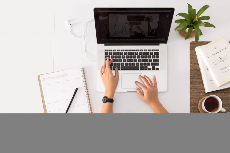 How to Write A Winning Cover Letter logo